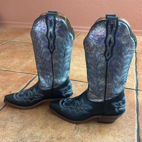Boulet Iridescent and Black Cowgirl Boots - Picture 4 of 10